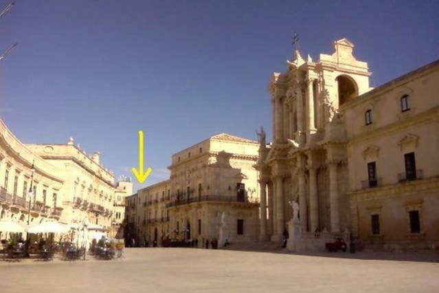 Domus 1333 Al Duomo Villa Szirakúza Kültér fotó