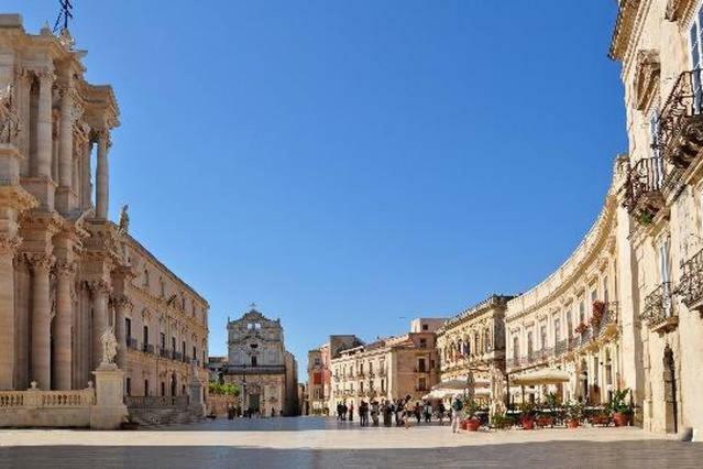 Domus 1333 Al Duomo Villa Szirakúza Kültér fotó